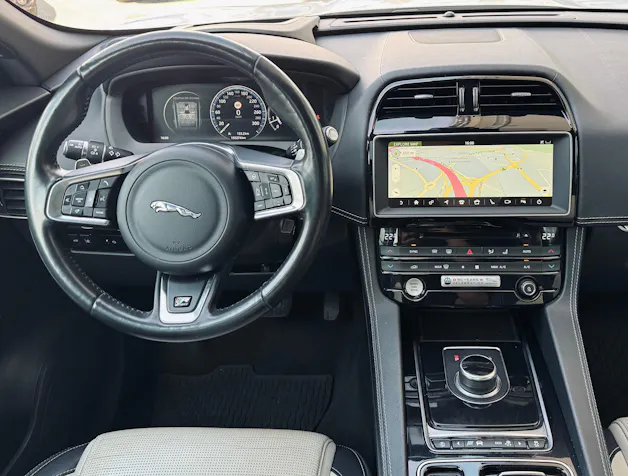 Jaguar F-Pace 30t 2.0 R-Sport AWD Automatik