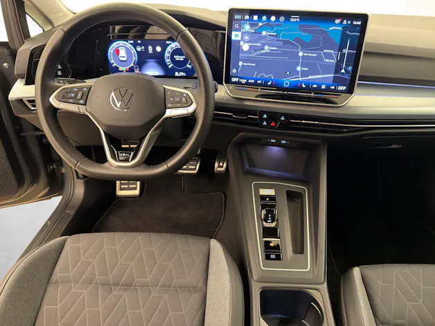 VW Golf 8 1.5 eTSI Goal DSG
