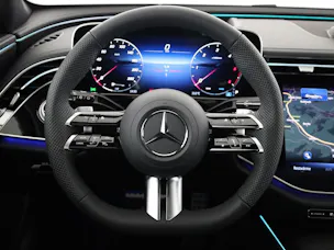 MERCEDES-BENZ E 220 d 4MATIC T-Modell "Swiss Star"