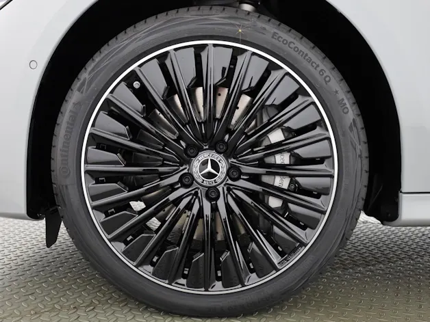 Mercedes-Benz E 220 d 4MATIC T-Modell "Swiss Star"