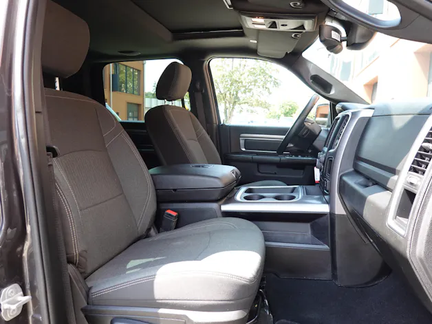 Dodge 1500 - "Peinture Raptor * Tempomat * Camera de recul * Crochet d'attelage pour 3500kg * Son Alpine"