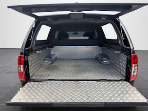 NISSAN Navara 2.5 dCi Double Cab LE