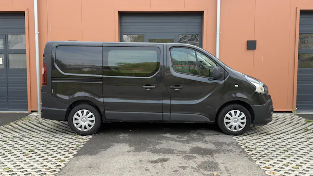 Renault Trafic 2.0 Energy dCi 120 3.0t Business L1H1 CH Vehicule * Version 3 places * Porte coulissante* Tempomat *
