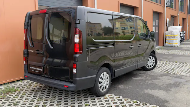 Renault Trafic 2.0 Energy dCi 120 3.0t Business L1H1 CH Vehicule * Version 3 places * Porte coulissante* Tempomat *