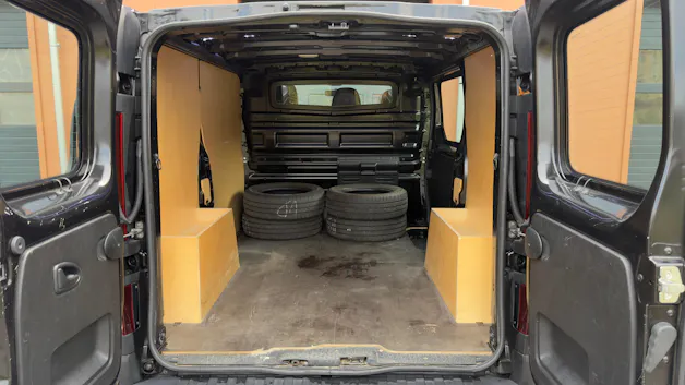 Renault Trafic 2.0 Energy dCi 120 3.0t Business L1H1 CH Vehicule * Version 3 places * Porte coulissante* Tempomat *
