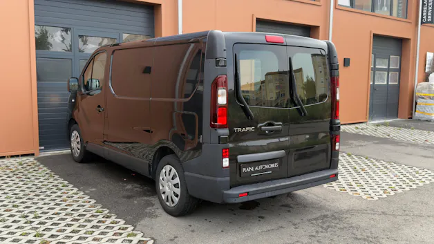 Renault Trafic 2.0 Energy dCi 120 3.0t Business L1H1 CH Vehicule * Version 3 places * Porte coulissante* Tempomat *