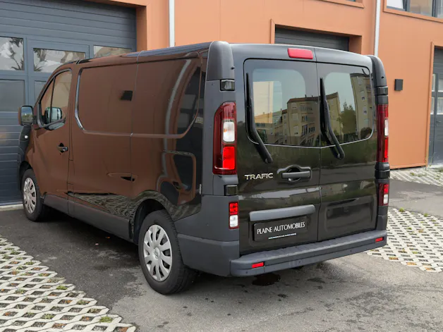 Renault Trafic 2.0 Energy dCi 120 3.0t Business L1H1 CH Vehicule * Version 3 places * Porte coulissante* Tempomat *