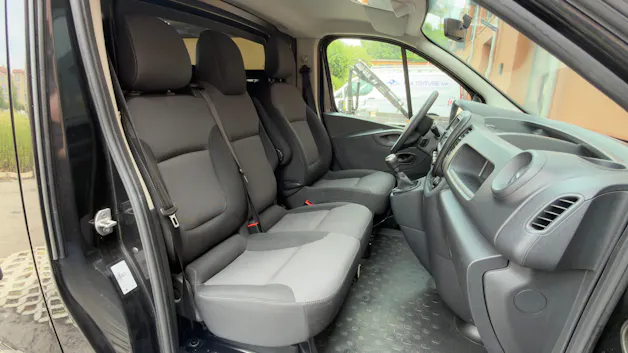 Renault Trafic 2.0 Energy dCi 120 3.0t Business L1H1 CH Vehicule * Version 3 places * Porte coulissante* Tempomat *