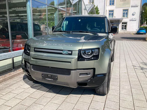 Land Rover Defender 110 P300e Si4 PHEV X-Dynamic SE AT8