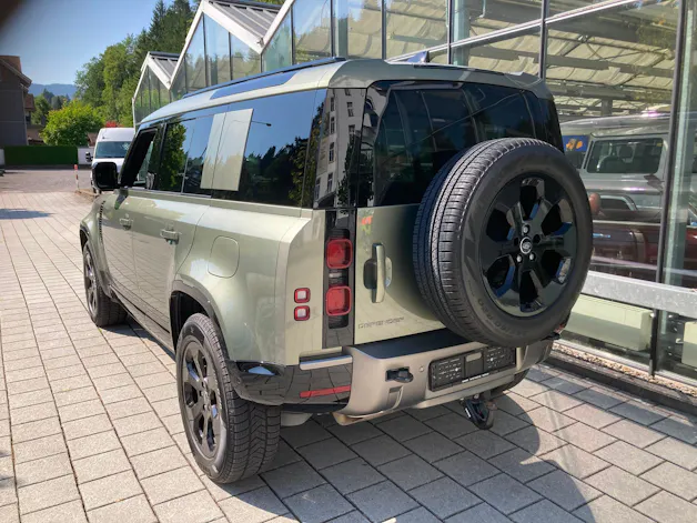 Land Rover Defender 110 P300e Si4 PHEV X-Dynamic SE AT8