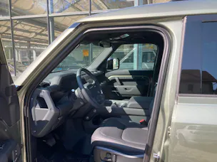 Land Rover Defender 110 P300e Si4 PHEV X-Dynamic SE AT8
