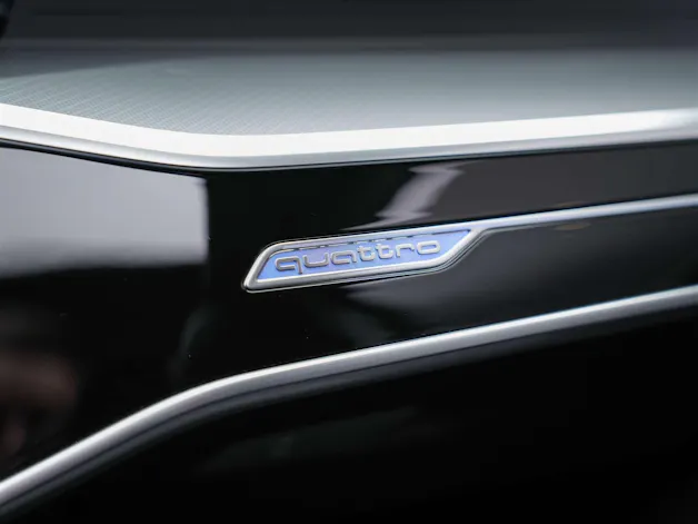 Audi A6 Limousine 55 TFSI Design quattro S-tronic *CH Auto*Panorama*Matrix LED*Head Up*