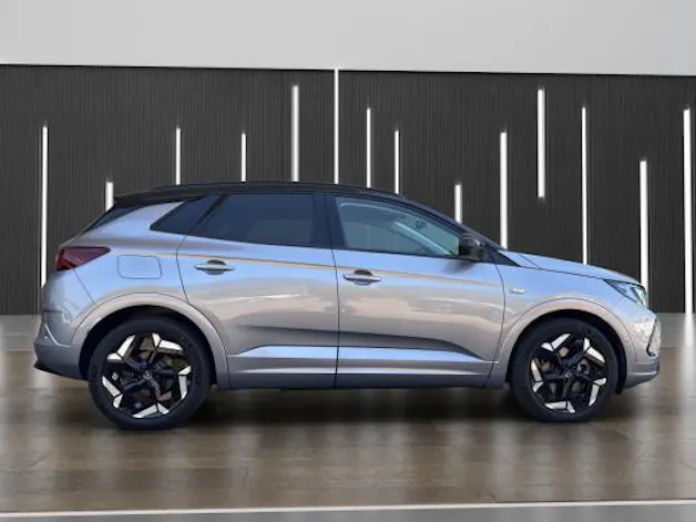OPEL Grandland Hybrid4 GSe