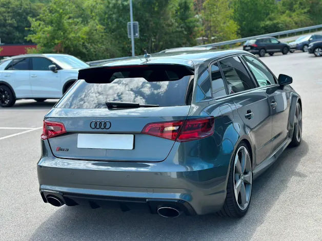 Audi RS3 2.5 TFSI quattro S-tronic