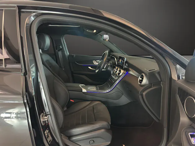 Mercedes-Benz GLC Cou. 300 de AMG Line 4M