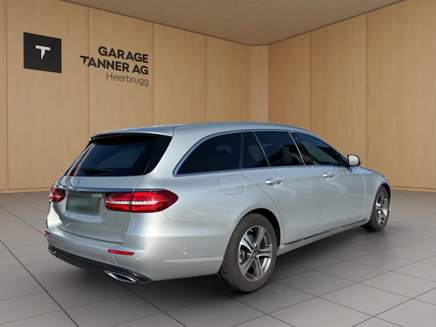 Mercedes-Benz E 220 d 4Matic 9G-Tronic