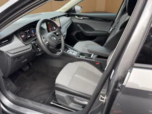 SKODA Octavia Combi 2.0 TDI DSG Selection