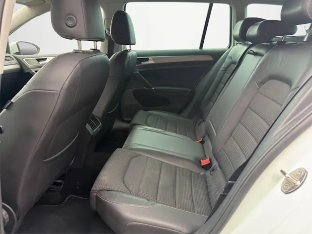 VW Golf VII Variant 2.0 TDI Comfortline DSG