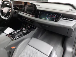 AUDI SQ6 e-tron quattro