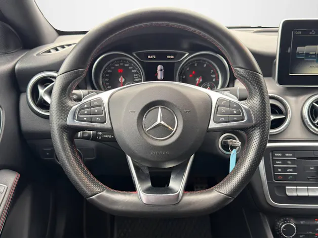 Mercedes-Benz CLA 250 AMG Line 4m