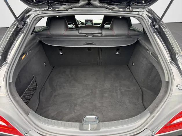 Mercedes-Benz CLA 250 AMG Line 4m