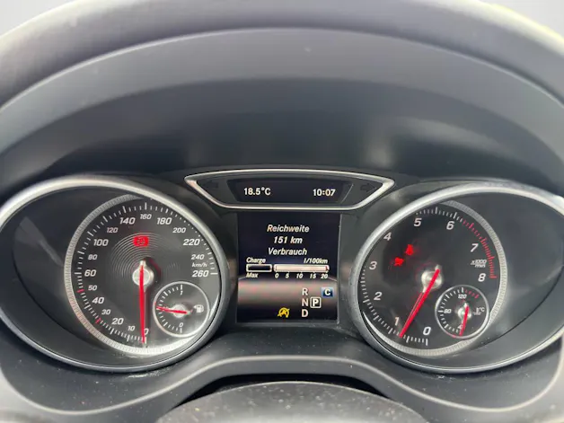 Mercedes-Benz CLA 250 AMG Line 4m
