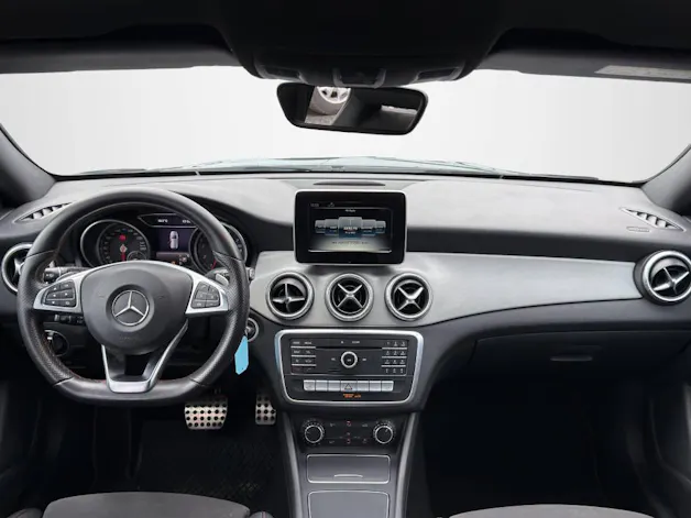 Mercedes-Benz CLA 250 AMG Line 4m