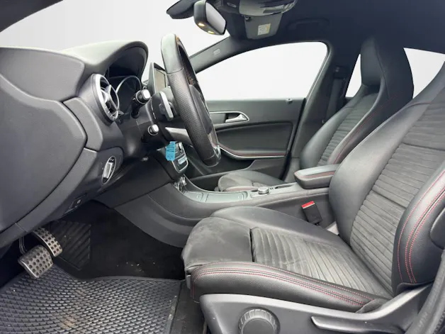 Mercedes-Benz CLA 250 AMG Line 4m