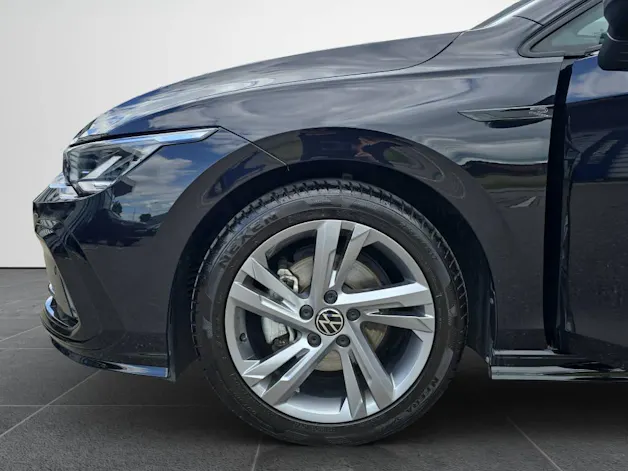 VW Golf VIII 1.5 TSI R-Line