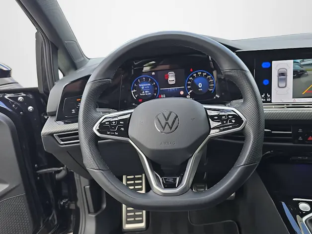 VW Golf VIII 1.5 TSI R-Line