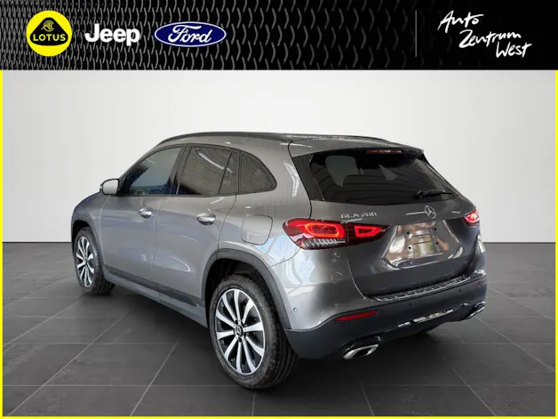 Mercedes-Benz GLA 200 Progressive