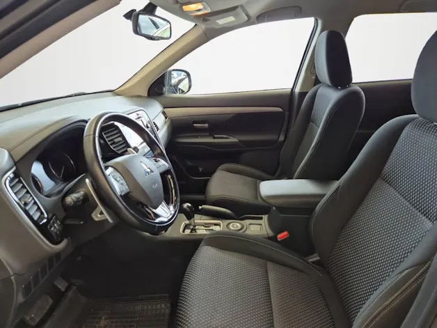 Mitsubishi Outlander 2.2 DID Diamond