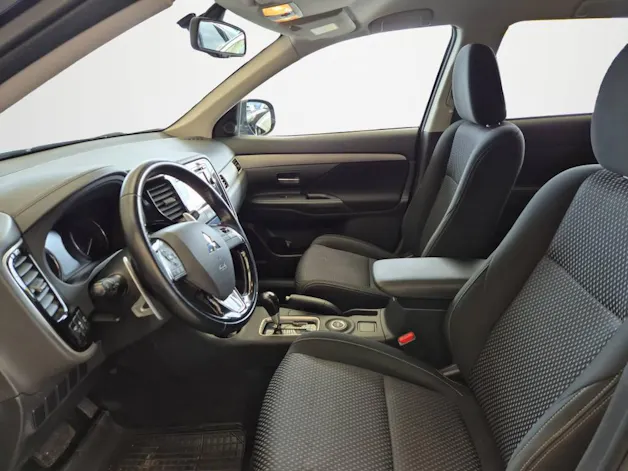 Mitsubishi Outlander 2.2 DID Diamond