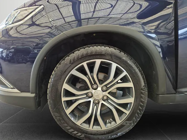 Mitsubishi Outlander 2.2 DID Diamond