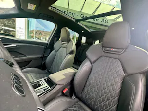AUDI SQ6 e-tron quattro