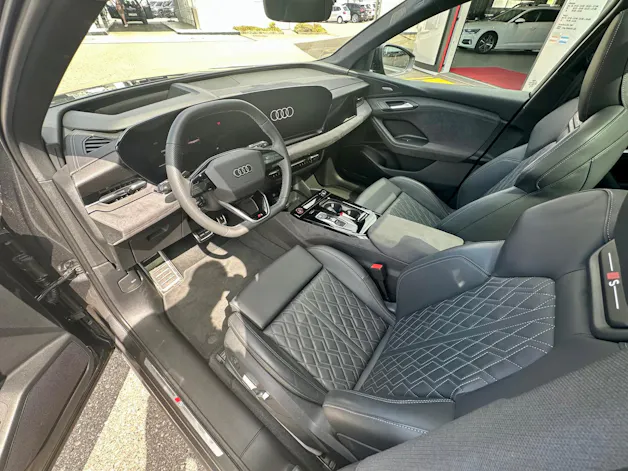 Audi SQ6 e-tron quattro