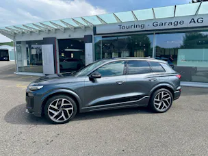 AUDI SQ6 e-tron quattro