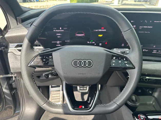 Audi SQ6 e-tron quattro