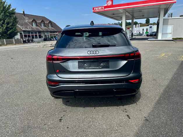 Audi SQ6 e-tron quattro