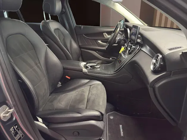 Mercedes-Benz GLC 250 AMG Line 4Matic 9G-Tronic