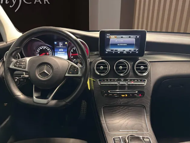 Mercedes-Benz GLC 250 AMG Line 4Matic 9G-Tronic