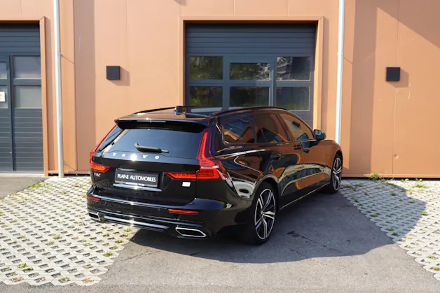 Volvo V60 T6 eAWD Twin Engine * CH Véhicule * Harman Kardon * Sièges Electrique chauffants * Volant chauffant * Caméra recul*