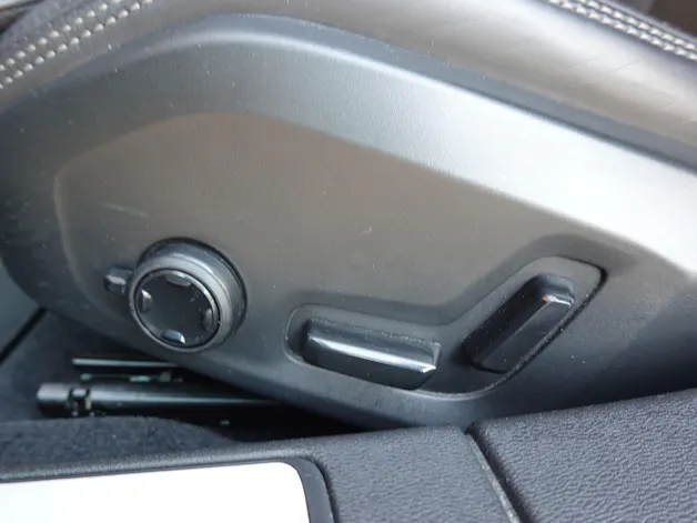 Volvo V60 T6 eAWD Twin Engine * CH Véhicule * Harman Kardon * Sièges Electrique chauffants * Volant chauffant * Caméra recul*