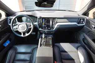 VOLVO V60 T6 eAWD Twin Engine * CH Véhicule * Harman Kardon * Sièges Electrique chauffants * Volant chauffant * Caméra recul*