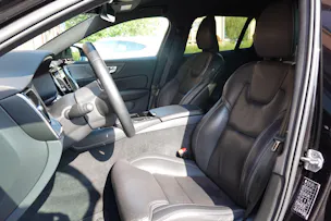 VOLVO V60 T6 eAWD Twin Engine * CH Véhicule * Harman Kardon * Sièges Electrique chauffants * Volant chauffant * Caméra recul*