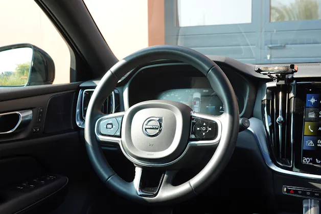 Volvo V60 T6 eAWD Twin Engine * CH Véhicule * Harman Kardon * Sièges Electrique chauffants * Volant chauffant * Caméra recul*