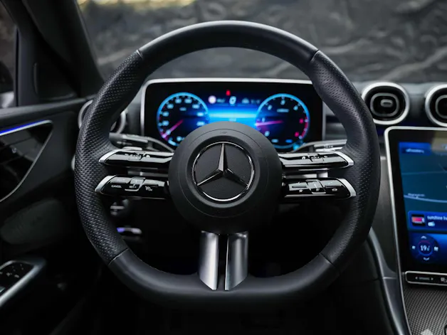 MERCEDES-BENZ C 300 d AMG Line *20" Felgen*Abstandsregler*AHK*