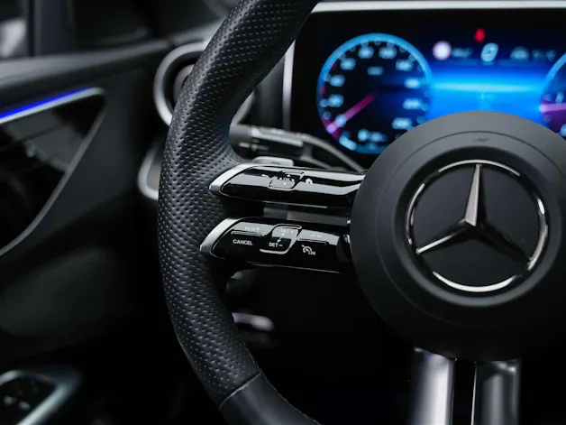 MERCEDES-BENZ C 300 d AMG Line *20" Felgen*Abstandsregler*AHK*