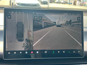 https://vehicle.imgix.net/4422549/57519566-fd75-49a4-8f23-7c0ba5646212.jpg