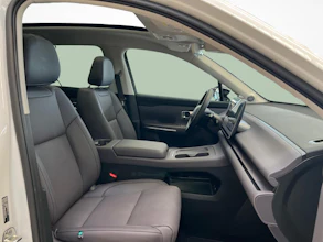 https://vehicle.imgix.net/4422607/a2eb4245-ef3e-4572-9e60-544c31dd2981.jpg